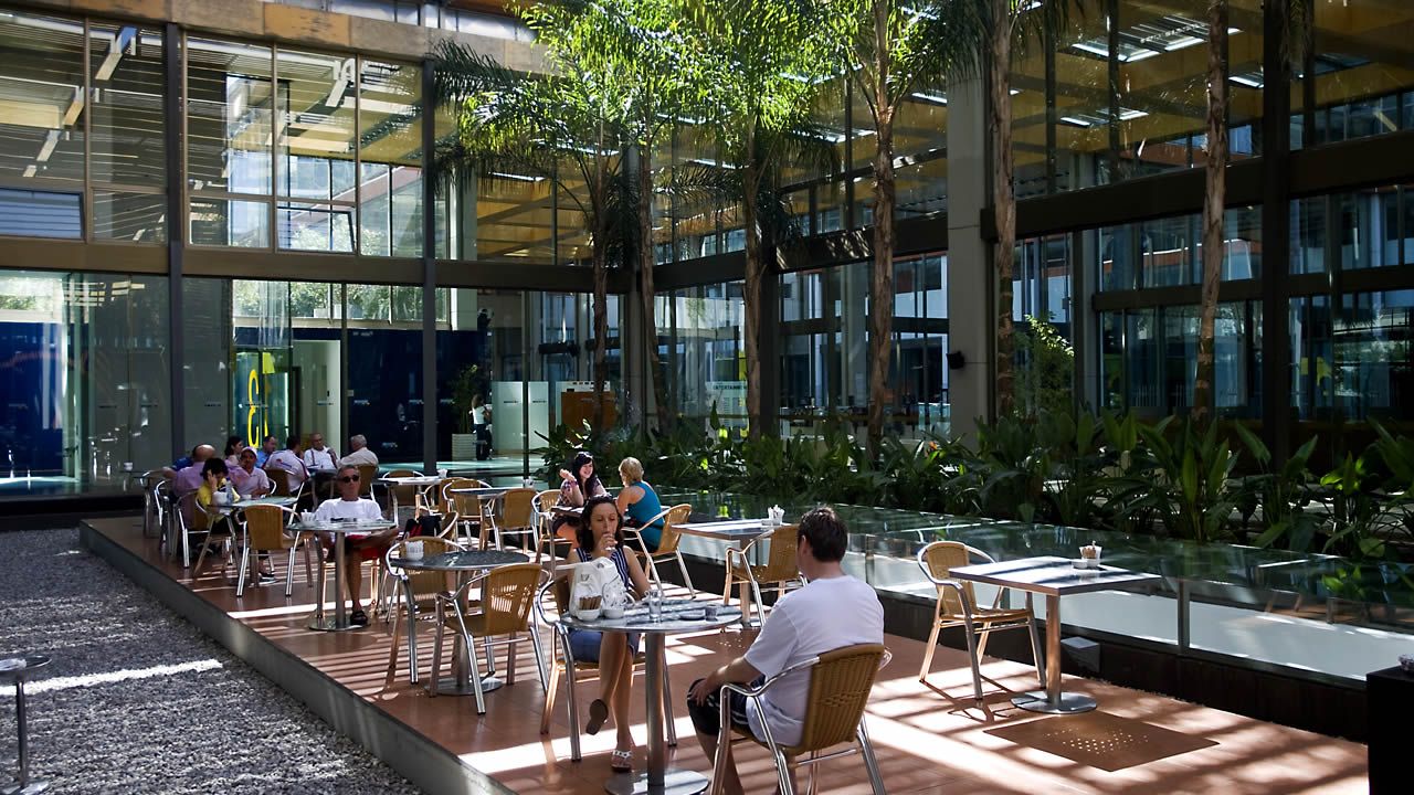 Nirvana Cosmopolitan Hotel